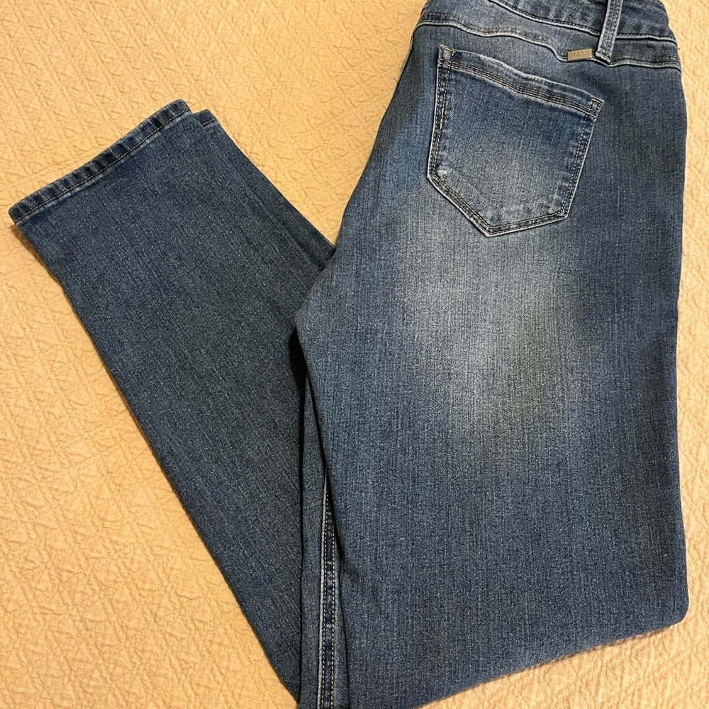 1822 Mid Rise Straight Leg Jeans